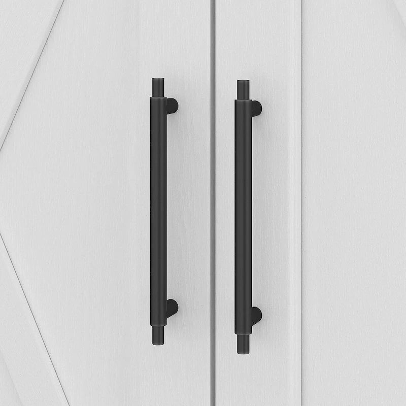 Hoher Wäscheschrank und platzsparende Aufbewahrung