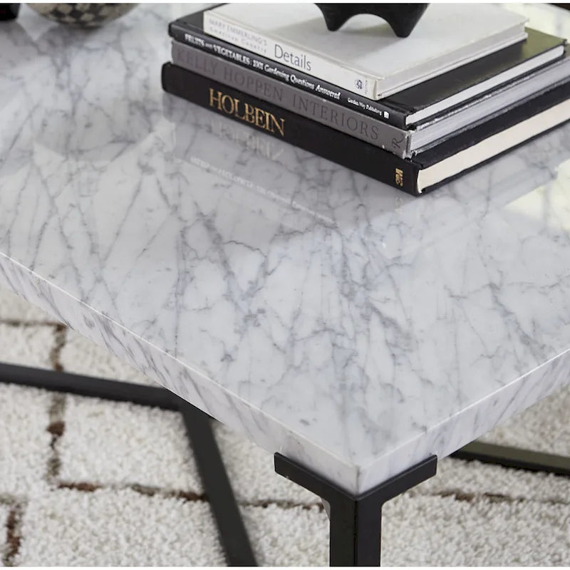 Beistelltisch mit Carrara-Marmorplatte in Mattschwarz