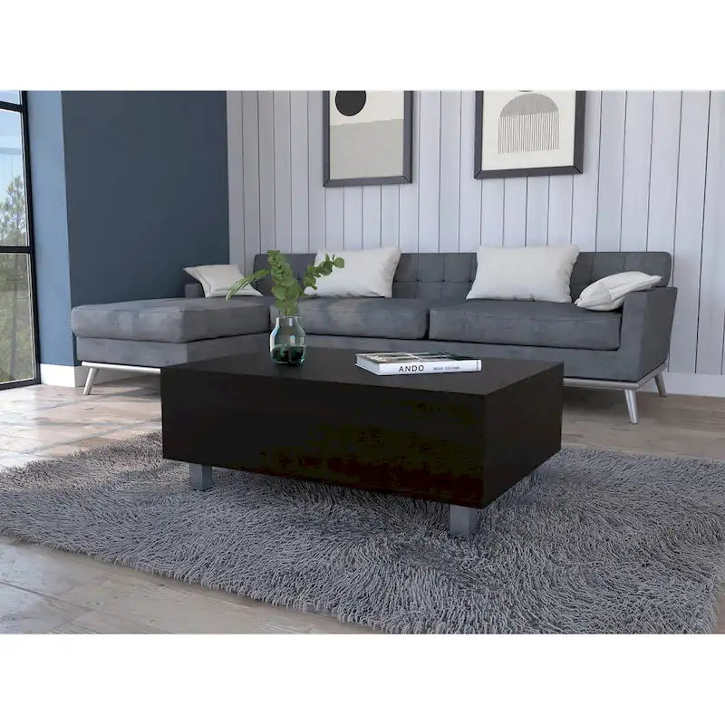 Couchtisch mit anhebbarem Oberteil und verstecktem Staufach